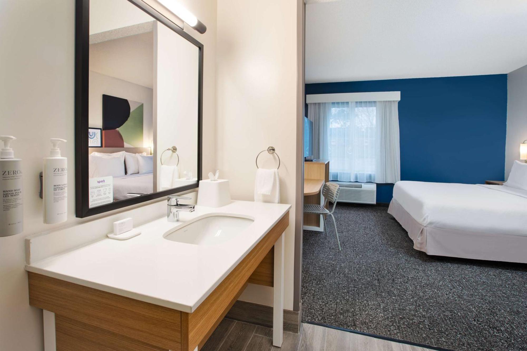 Spark By Hilton Walker Grand Rapids North Exterior foto